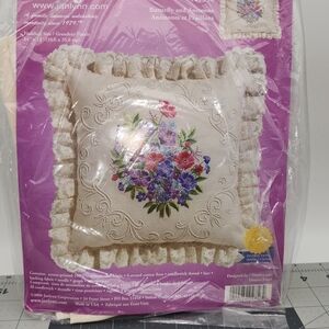 Vntg Janlynn Candlewicking Embroidery 14x14  'Butterfly and Anemone" 04-756 New